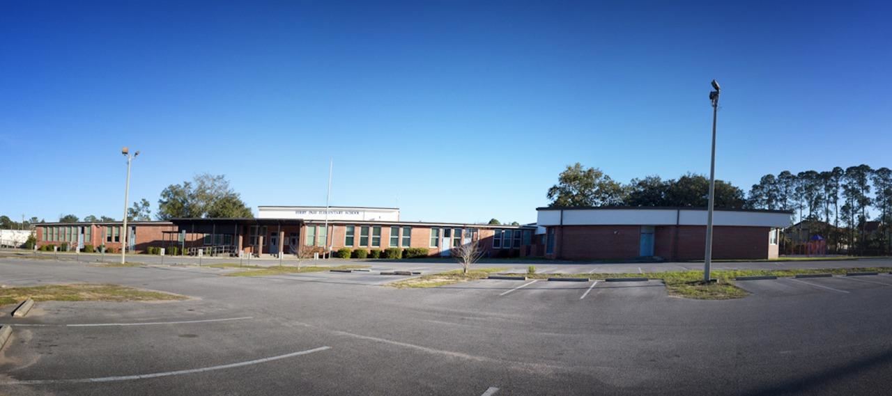 Ferry Pass Elementary school building and parking lot